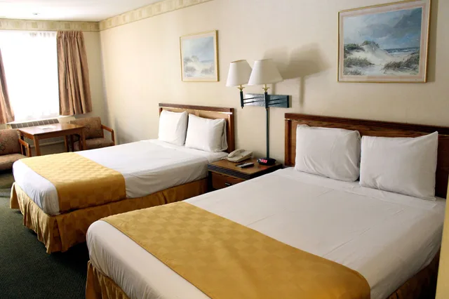 غرفة بسريرين كوين، Country Inn 4/10