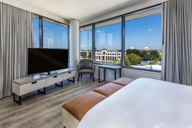 غرفة ديلوكس بسرير كينج، Hyatt Centric Charlotte/Southpark 1/2