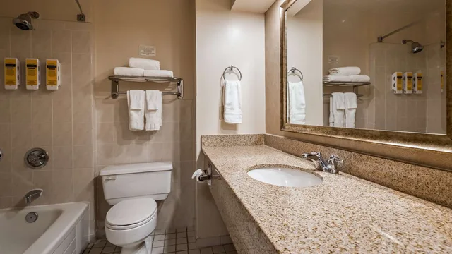 Tower, 2 Queen Beds، Best Western Plus Cairn Croft Hotel 4/4