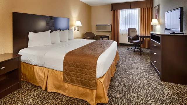 غرفة بسرير كينج، Best Western Inn Elyria 5/6