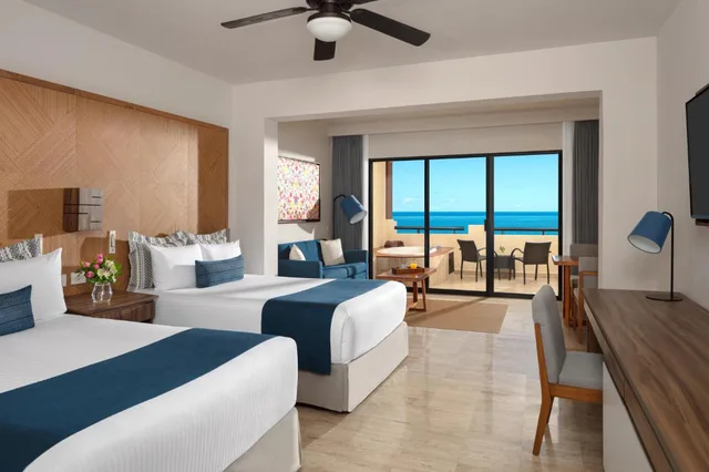 Preferred Club, Junior Suite, Triple, Ocean Front، Dreams Sapphire Resort And Spa 1/4