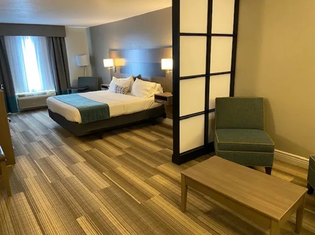 غرفة بسرير كينج، Comfort Inn & Suites Andrews, TX 1/6