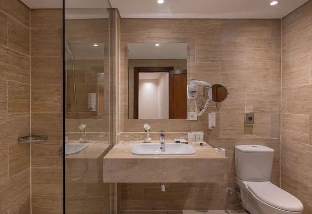 غرفة عائلية بسريرين كينج بإطلالة على الحديقة، Fort Arabesque Beach Resort 5/7