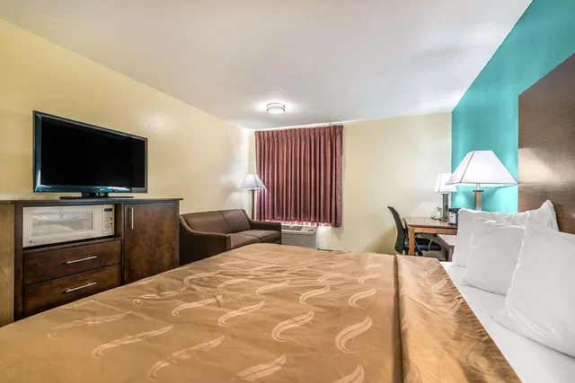 غرفة بسرير كينج، Quality Inn Loudon-Concord 4/4