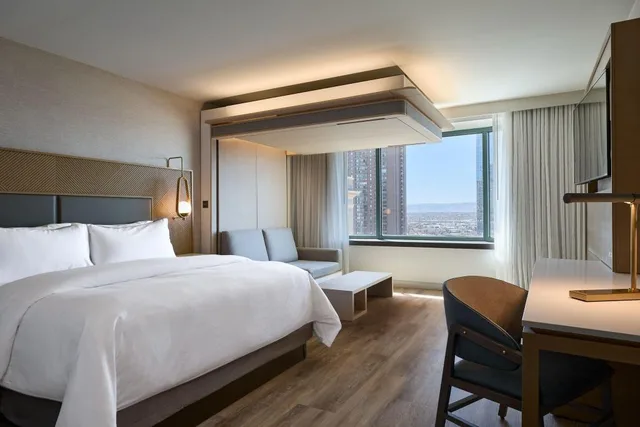 غرفة ديلوكس بسرير كينج، The Westin Denver Downtown 2/4