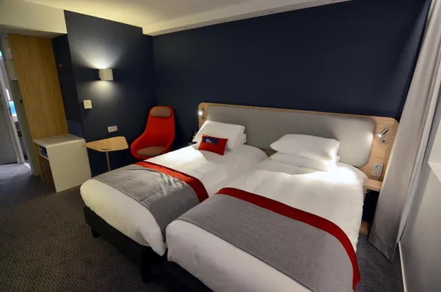 غرفة قياسية بسرير كوين، HOLIDAY INN EXPRESS PARIS - CDG AIRPORT 1/4