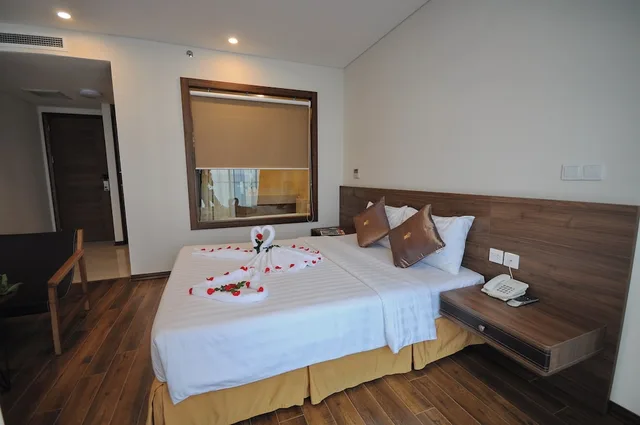 غرفة بريميوم بسرير كوين بإطلالة على البحر، Lenid Nha Trang Hotel 6/10