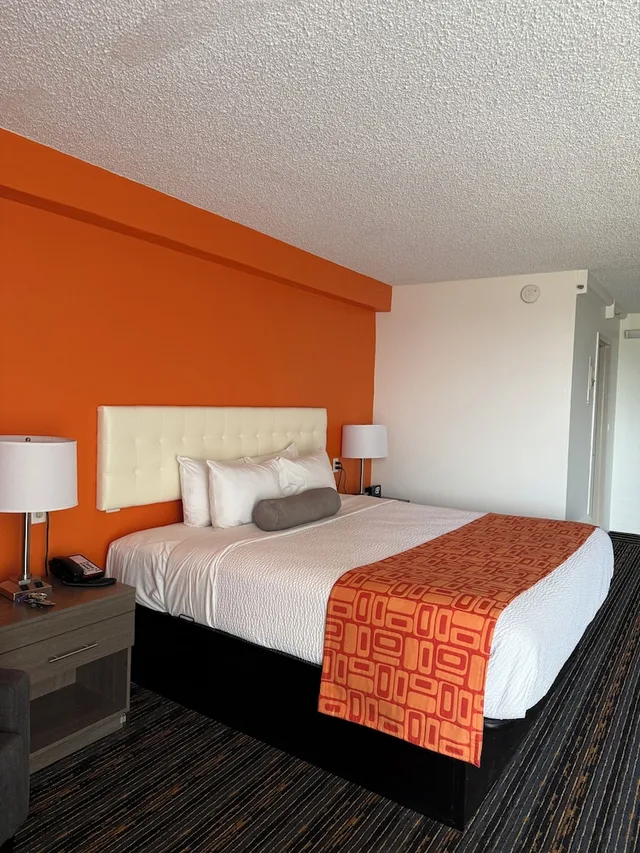غرفة بسرير كينج، Howard Johnson by Wyndham Lexington 2/10