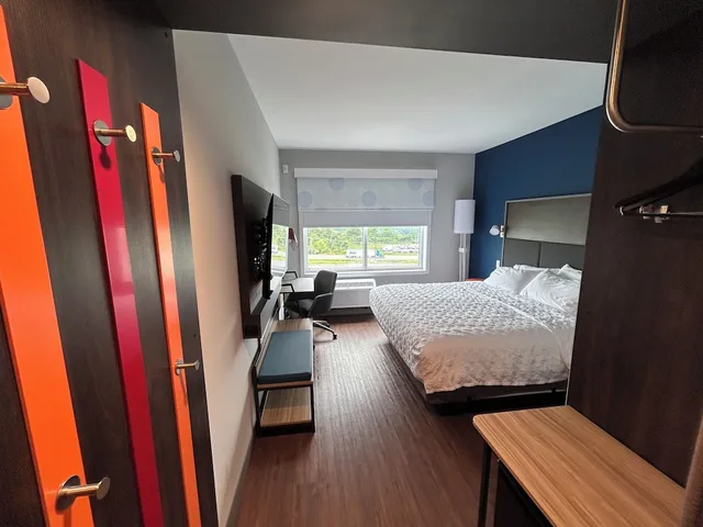 غرفة بسرير كينج، Tru by Hilton Bellefonte 2/4