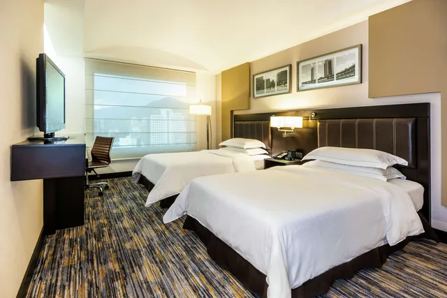 Room, Double Bed, Executive Level, Hilton Bogota 2/3
