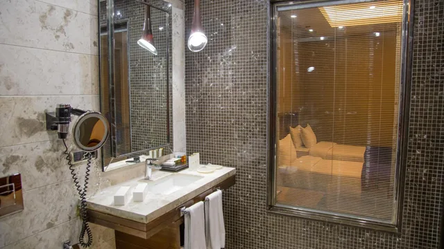 2 Bedrooms, Family Suite, Double Bed, Gold Majesty Hotel 8/11
