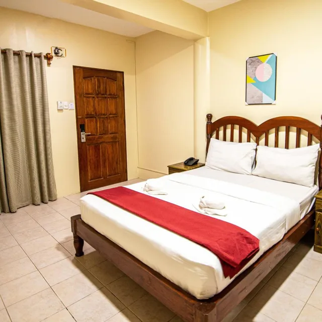 Superior, Double Bed, Kiwi Hotel 2/6
