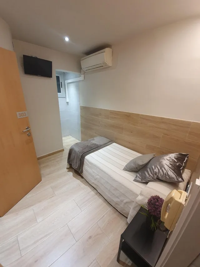 غرفة مفردة بحمام مشترك، Hostal Sant Ramon 1/7