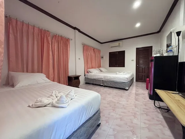 جناح عائلي بسرير كينج وسرير فردي، Aioun At Amphawa 4/10