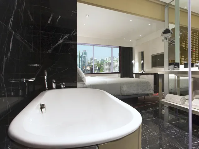 غرفة كلوب بسرير كينج، Le Meridien Saigon 9/9