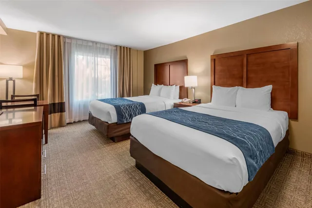 غرفة بسريرين كوين لذوي الإعاقة، Comfort Inn & Suites Ventura Beach 1/4
