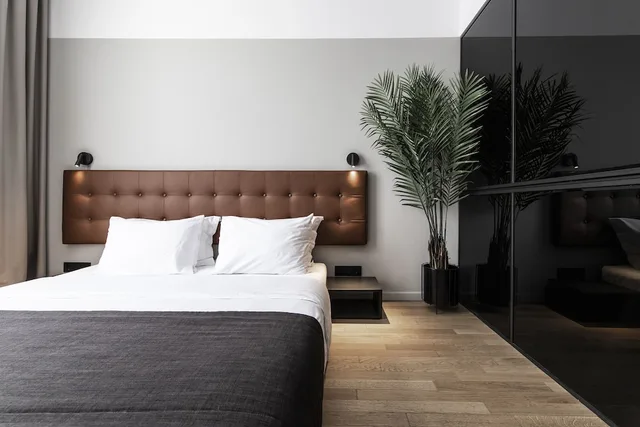 Superior, King Bed, The Modernist 5/8
