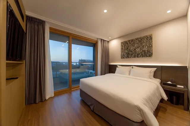 Suite, Double Bed, Dignity Hotel 2/4