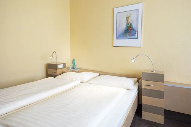 Economy, Double Bed, Hotel Luneburger Heide 2/10