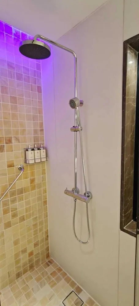 غرفة سوبيريور بسرير كينج، Vivanta Gurugram Sector 95A 7/9