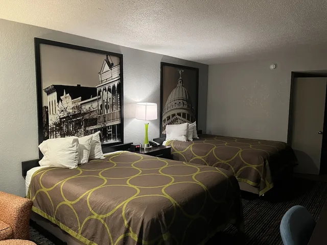 غرفة بسريرين كوين يُسمح فيها بالحيوانات الأليفة للمدخنين، Super 8 by Wyndham Meridian 3/8