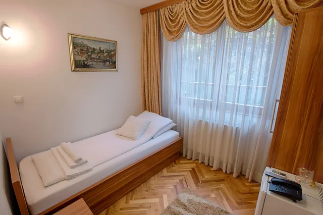 غرفة مفردة، Hotel Herc 3/10