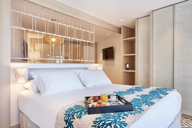 جناح مع أريكة، Eurostars Ibiza 3/7