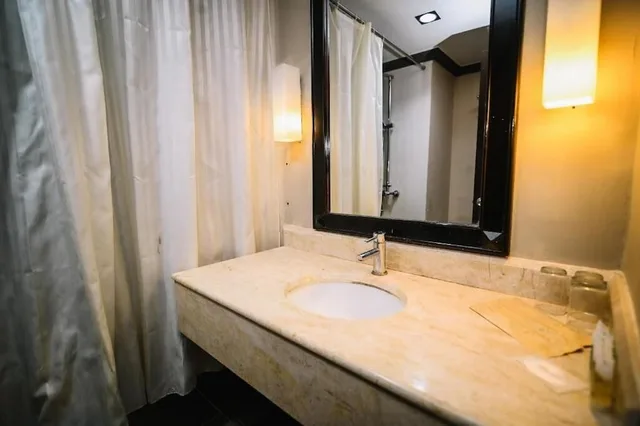 غرفة ديلوكس ثلاثية بسرير كوين وسرير فردي، Kingston Hotel 9 @ Jonker Street, Melaka 6/6