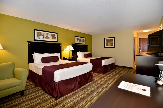غرفة قياسية بسريرين كوين، Best Western Plus Anderson 5/10