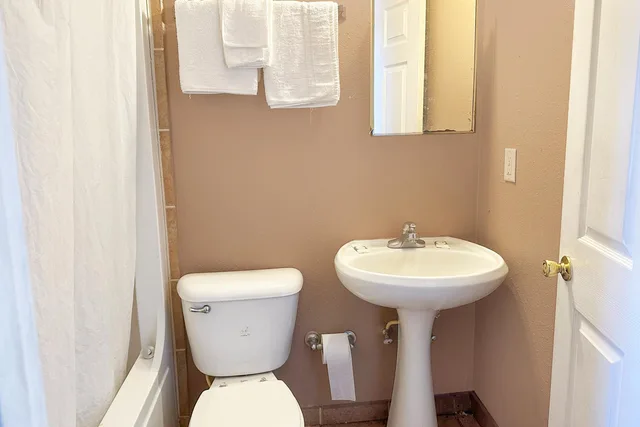 غرفة قياسية بسرير مزدوج، Sparta Seven Motel By OYO near Milledgeville 4/4