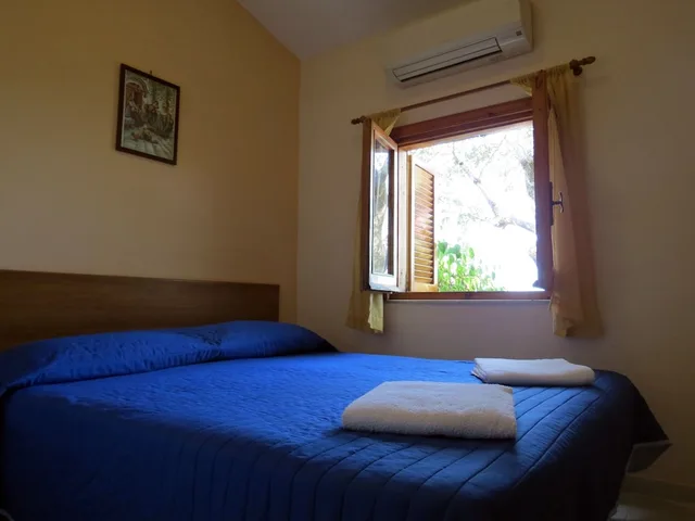 شاليه بسرير كوين بمطبخ صغير، Baia Serena(RN) 1/4
