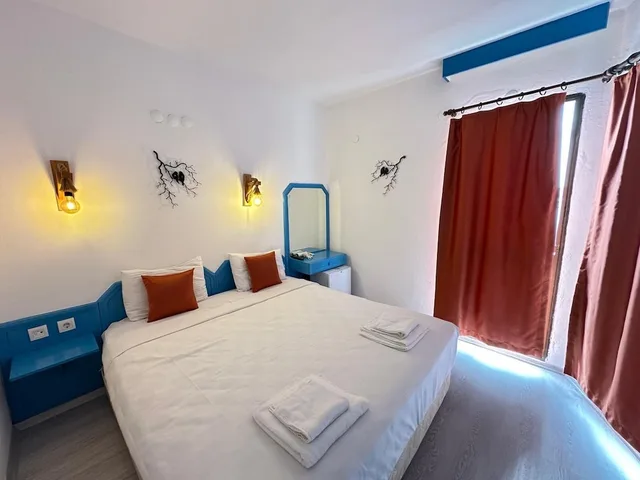 غرفة قياسية بسرير كينج بإطلالة على البحر، Marin Hotel 3/10