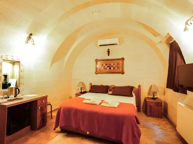غرفة بسرير كينج، Grand Elite Cave Suites 3/3