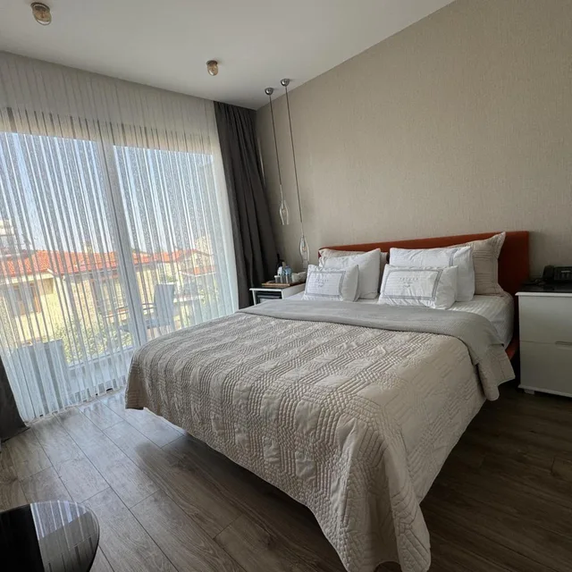 غرفة بسرير مزدوج بشرفة، Ferush Otel 1/7