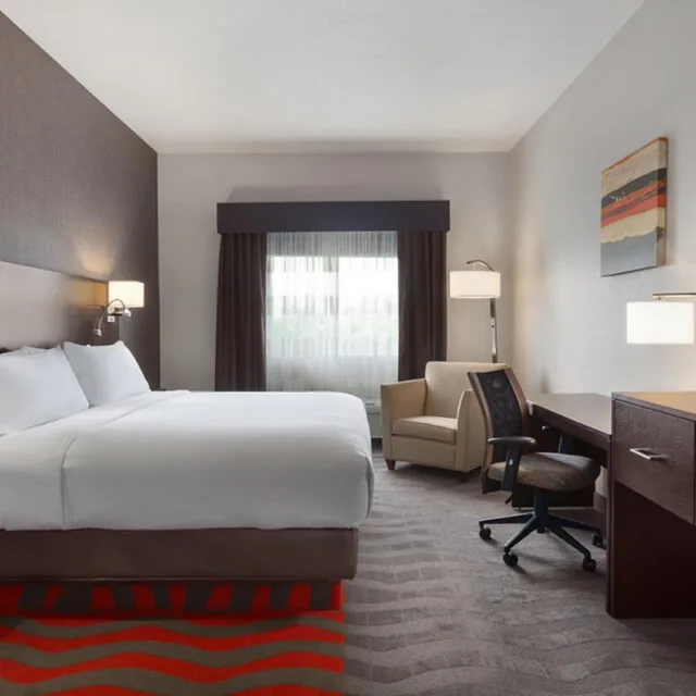 جناح بسرير كينج مع أريكة لذوي الإعاقة، Comfort Suites Boise West Meridian 1/8