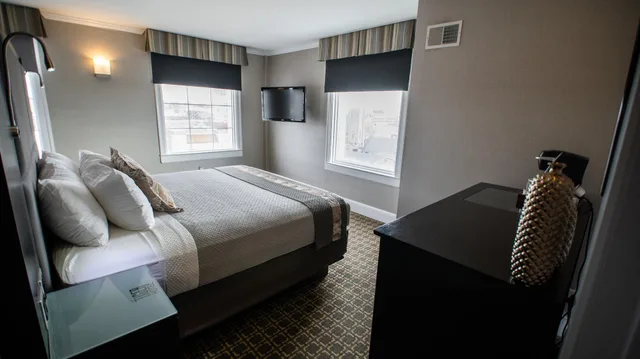 غرفة قياسية بسرير مزدوج، Voco The Tiger Hotel an IHG Hotel 1/9