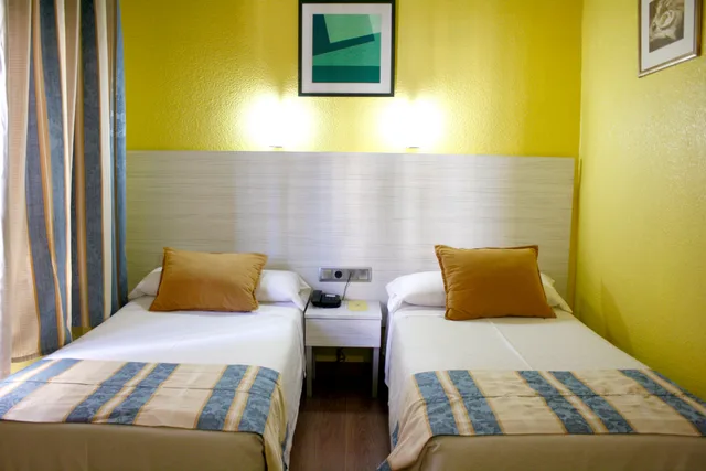 Exterior, 2 Beds, Hotel Universal Murcia 4/10