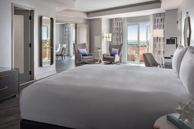 1 Bedroom, Suite, King Bed, Tower View، The Vinoy Resort & Golf Club Autograph Collection 4/10