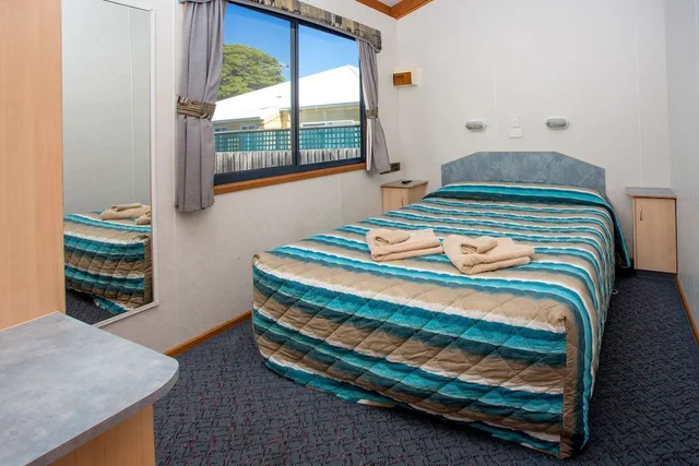 فيلا بأسرّة بطابقين وسرير كوين بغرفتي نوم بـ6 غرف نوم، Big4 Whiters Holiday Village 1/2