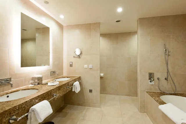 Heritage, Grand, Suite, King Bed, The Grand York 5/13