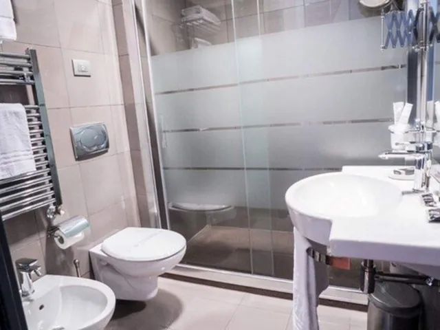Room, Single, Plaza Hotel Catania 6/11