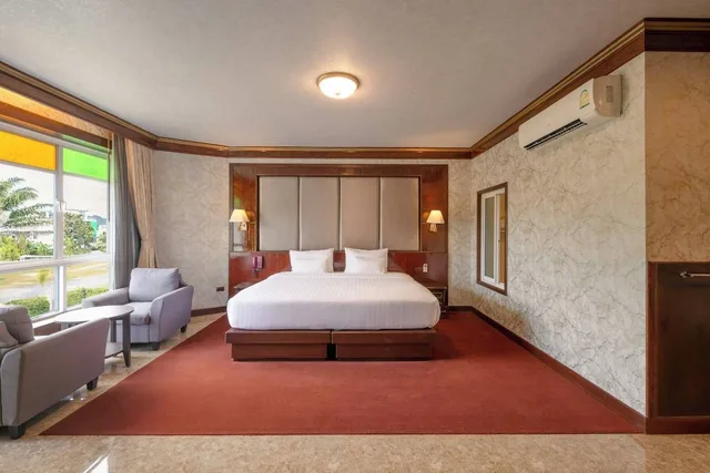 Junior, Double Bed, Erawan Hotel 7/9
