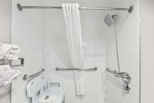 جناح بسرير كوين مع أريكة، Best Western Knoxville Suites - Downtown 4/4