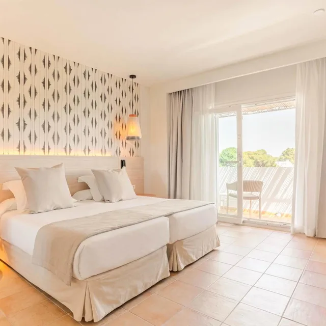 غرفة سوبيريور بسرير مزدوج أو سريرين منفصلين بإطلالة على البحر، Hotel Cala d Or - Adults Only 1/10