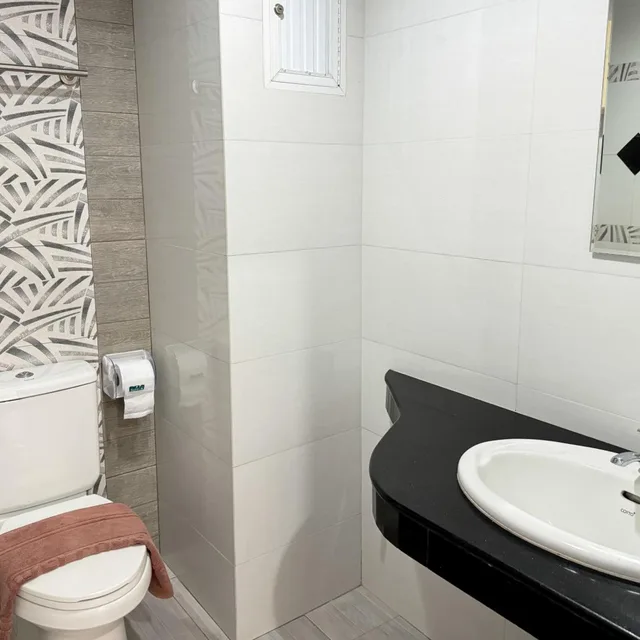 غرفة بسرير كينج بشرفة، Jacky Chan Hotel 6/9