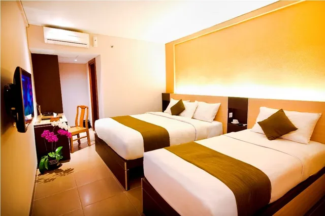غرفة تنفيذية ثلاثية للمدخنين، Sukajadi Hotel, Convention and Gallery 1/3