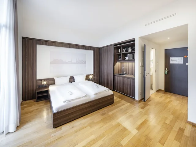 غرفة بسرير كينج بشرفة، SEVENDAYS HOTEL BOARDINGHOUSE 5/10