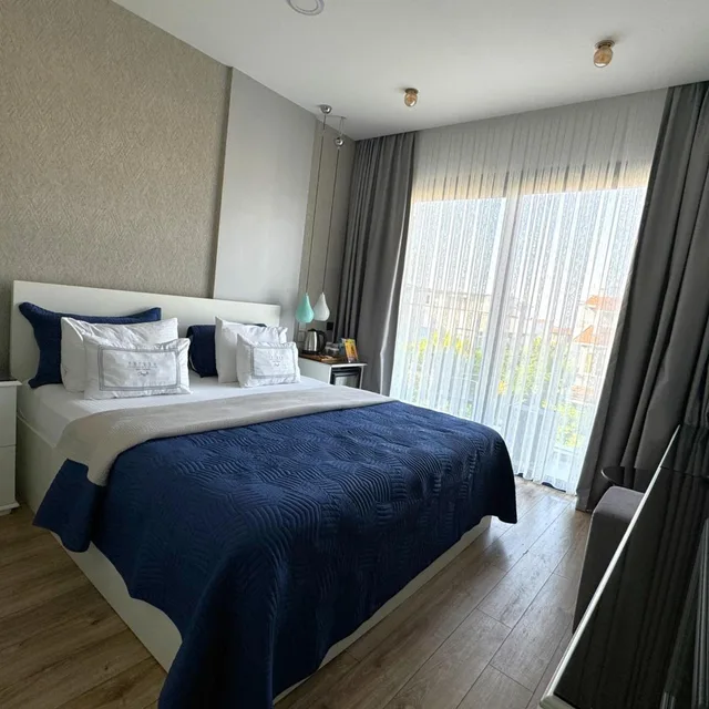 غرفة بسرير مزدوج بشرفة، Ferush Otel 6/7