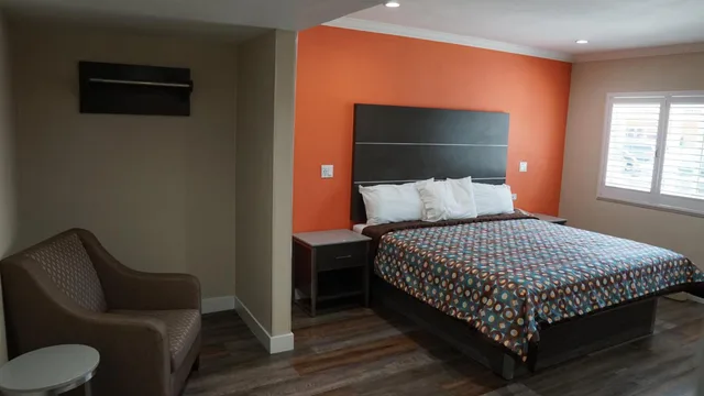 غرفة بسرير كينج، Sea Breeze Inn 2/2