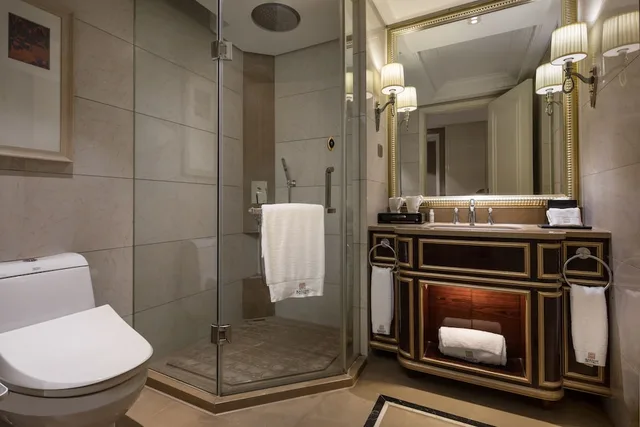 Room, King Bed, Queen Bed, River View, Kasion International 3/3